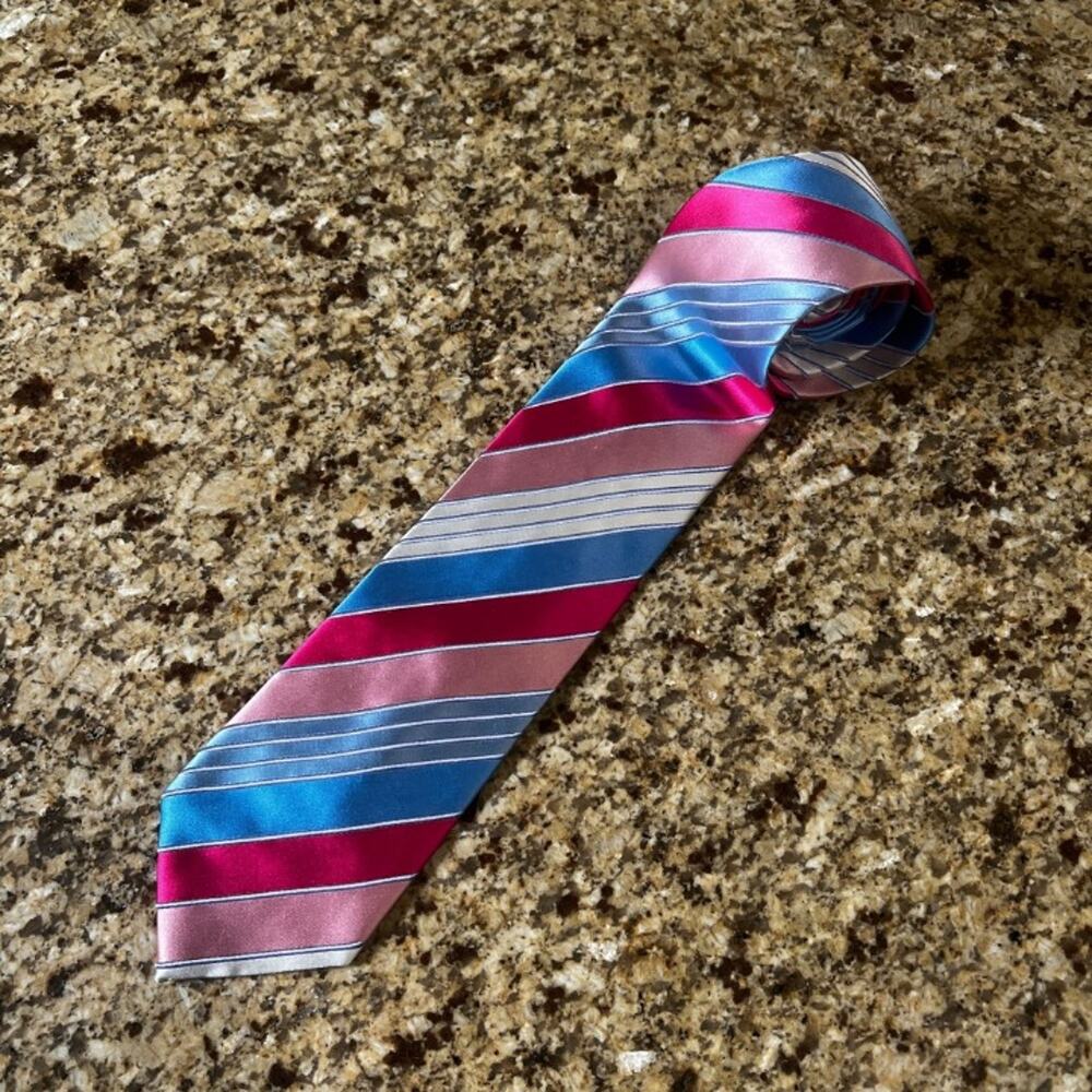 NWT Men's BCBG Neck Tie  Blue and Pink New With Tag 90% Silk - 16 Gift Wedding